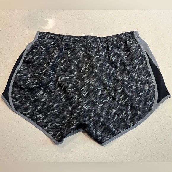 Nike Tempo Running Shorts Size Small - Picture 2 of 4